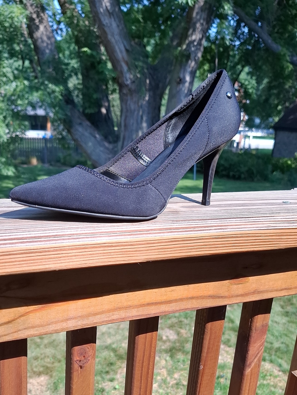 Vera Wang Black Fabric Heels 9.5M
